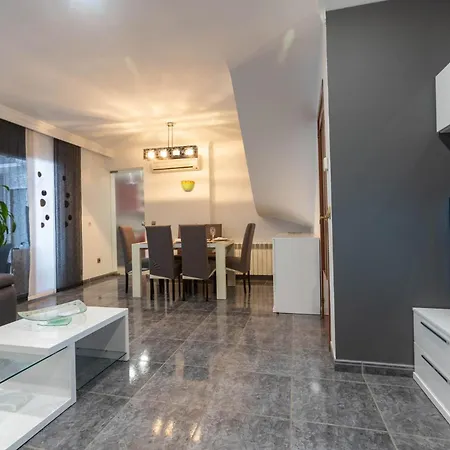 Vila Rnet - Collsacabra Con Piscina Privada